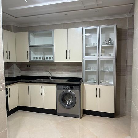 Family-Sized Cosy Apartment 라라슈 외부 사진