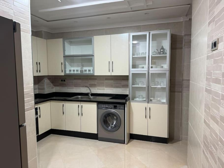 Family-Sized Cosy Apartment 라라슈 외부 사진